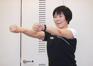 肩・腕・手指ヨガ④